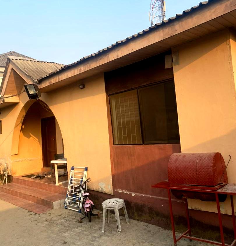 BUNGALOW FOR SALE !